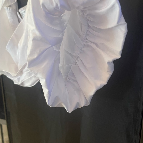 #115 - Brand New Off Shoulder Cropped Junior Shirt by Guess! - Picture 12 of 13